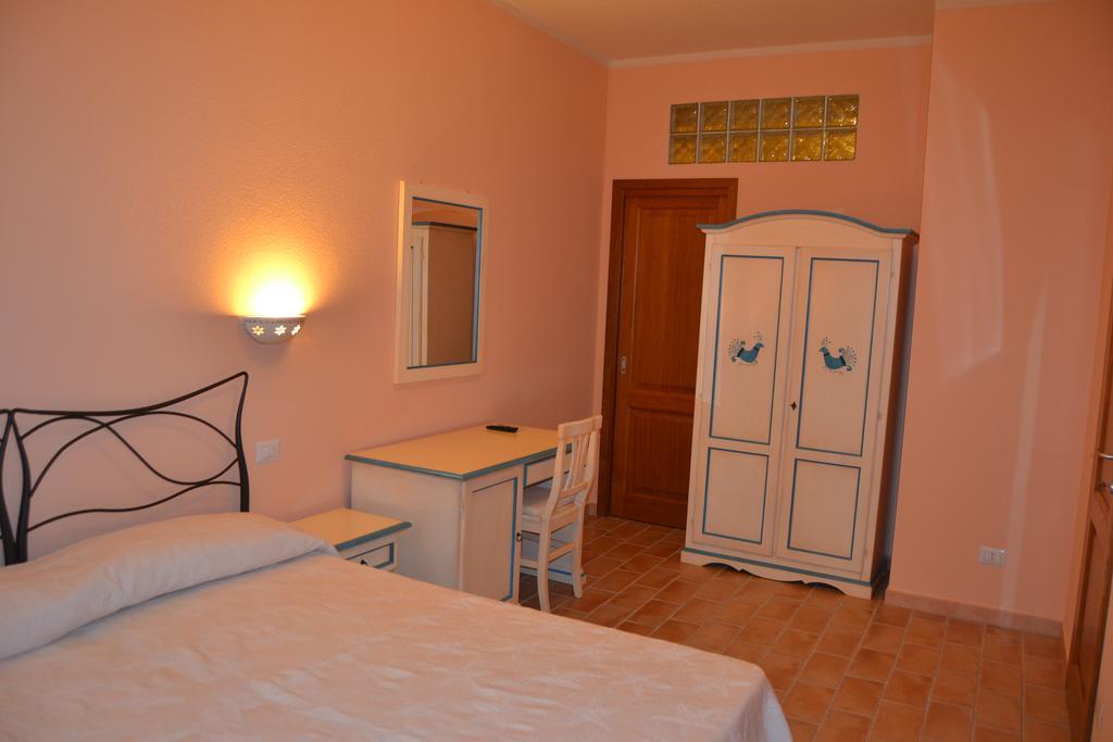 סאן תאודורו B&B La Pavoncella חדר תמונה
