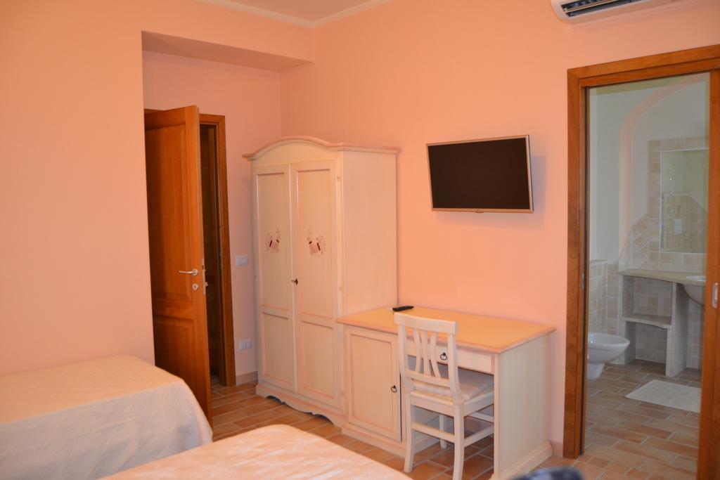 סאן תאודורו B&B La Pavoncella חדר תמונה