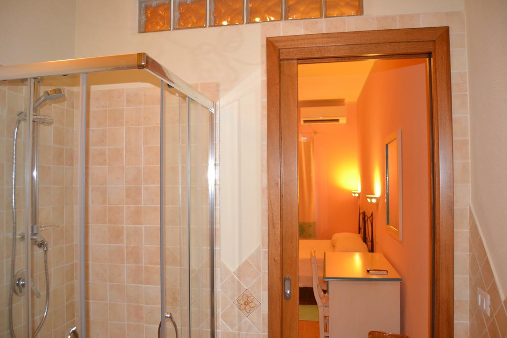 סאן תאודורו B&B La Pavoncella חדר תמונה